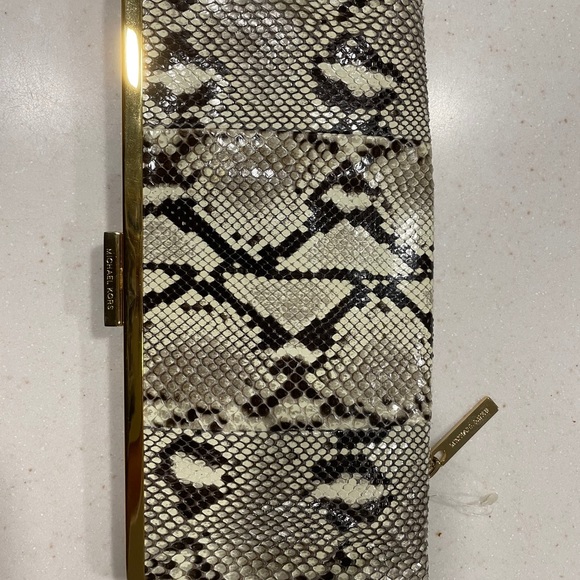 MICHAEL KORS REAL PYTHON CLUTCH BRAND NEW - Picture 14 of 14